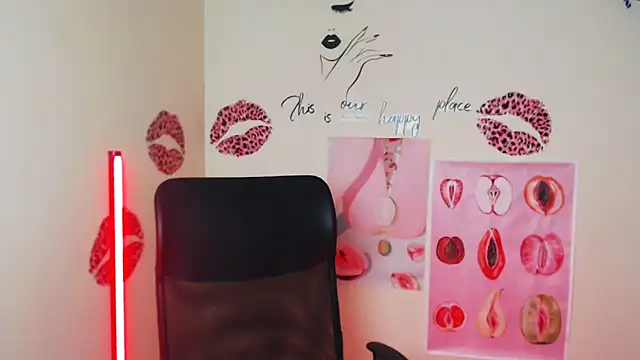 Snapshot of VanessaRey_ chatting on 19, 4, 2026 VanessaRey online show from 19, 4, 2026