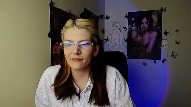 Snapshot of VanessaRey_ chatting on 24, 4, 2026 VanessaRey online show from 24, 4, 2026