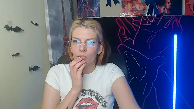 Snapshot of VanessaRey_ chatting on 30, 4, 2026 VanessaRey online show from 30, 4, 2026