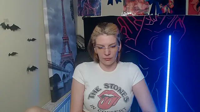 Snapshot of VanessaRey_ chatting on 30, 4, 2026 VanessaRey online show from 30, 4, 2026
