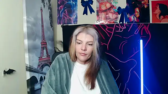 Snapshot of VanessaRey_ chatting on 17, 5, 2026 VanessaRey online show from 17, 5, 2026
