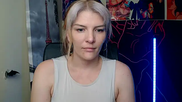 Snapshot of VanessaRey_ chatting on 18, 5, 2026 VanessaRey online show from 18, 5, 2026