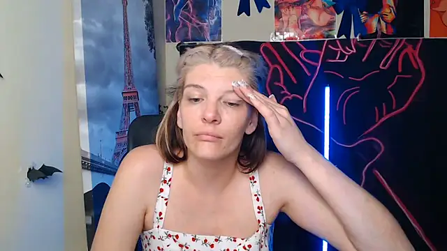 Snapshot of VanessaRey_ chatting on 23, 5, 2026 VanessaRey online show from 23, 5, 2026