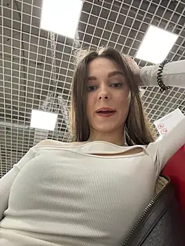 MilaBee online show from 7, 4, 2026