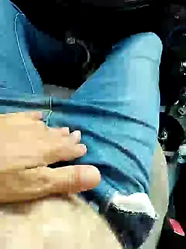 Snapshot of elmono125 chatting on 22, 3, 2025 elmono125 online show from 22, 3, 2025