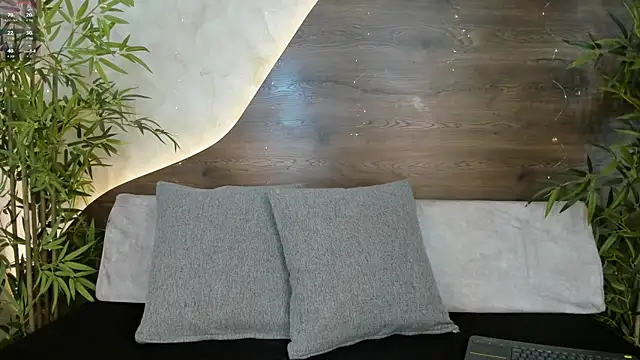 Snapshot of mia_lacy_ chatting on 1, 12, 2025 mia lacy online show from 1, 12, 2025