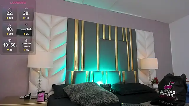 Snapshot of SaraJonness chatting on 22, 11, 2025 SaraJonness online show from 22, 11, 2025