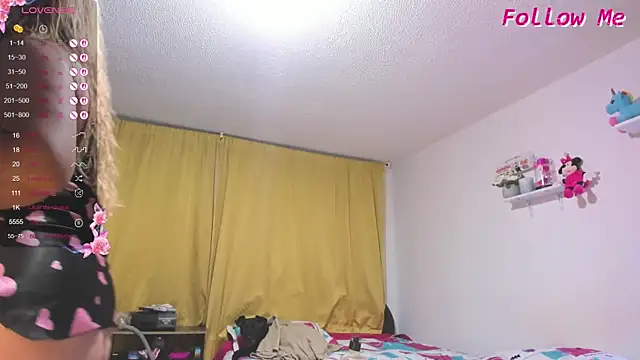 Snapshot of mailyn_baker chatting on 19, 10, 2025 mailyn baker online show from 19, 10, 2025