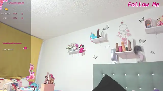 Snapshot of mailyn_baker chatting on 26, 10, 2025 mailyn baker online show from 26, 10, 2025