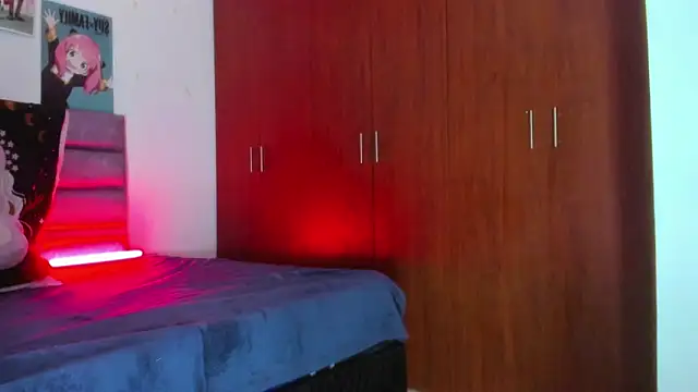 KARINNA  RAVEN online show from 8, 11, 2025