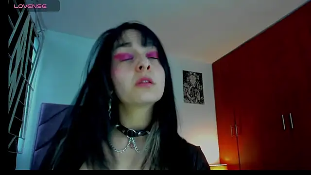 KARINNA  RAVEN online show from 23, 5, 2026