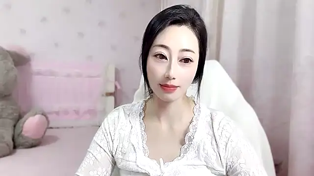 Snapshot of anjila888 chatting on 6, 11, 2025 anjila888 online show from 6, 11, 2025