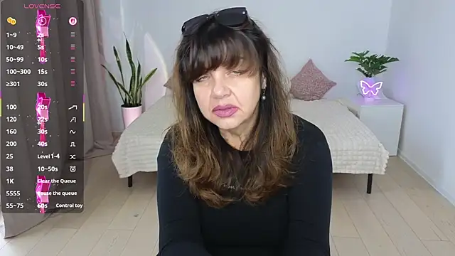 Snapshot of Nika_Light chatting on 24, 11, 2025 Nika Light online show from 24, 11, 2025