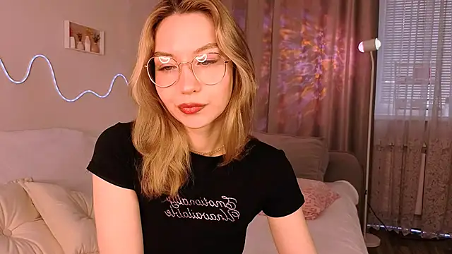 Snapshot of Lilo_Sims chatting on 6, 10, 2025 Lilo Sims online show from 6, 10, 2025