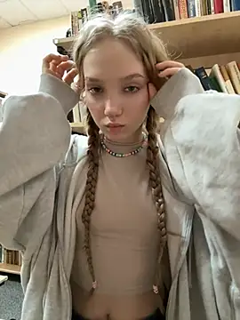Snapshot of bambi_lu chatting on 27, 6, 2026 bambi lu online show from 27, 6, 2026