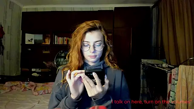 Snapshot of AngelaSwan chatting on 18, 10, 2025 AngelaSwan online show from 18, 10, 2025