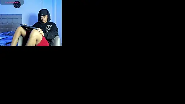 Snapshot of samxx_muscle chatting on 2, 10, 2025 samxx muscle online show from 2, 10, 2025