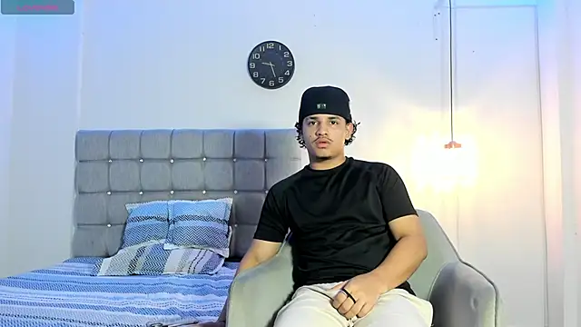 Snapshot of samxx_muscle chatting on 9, 10, 2025 samxx muscle online show from 9, 10, 2025