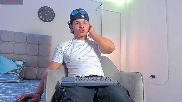 samxx muscle online show from 21, 12, 2025