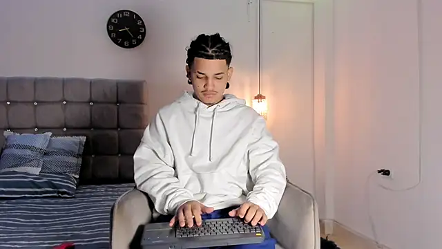 samxx muscle online show from 8, 1, 2026