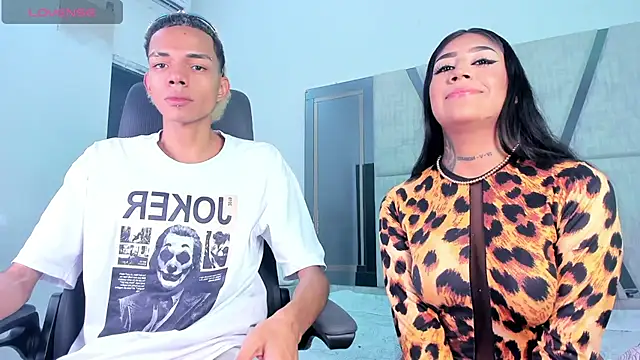 Snapshot of candyandmarilyn chatting on 10, 9, 2025 candyandmarilyn online show from 10, 9, 2025