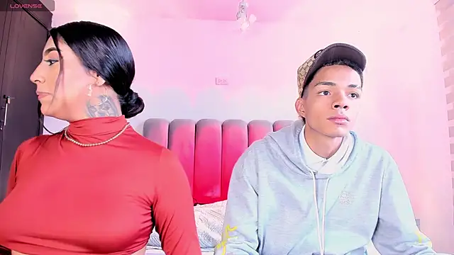 Snapshot of candyandmarilyn chatting on 7, 10, 2025 candyandmarilyn online show from 7, 10, 2025