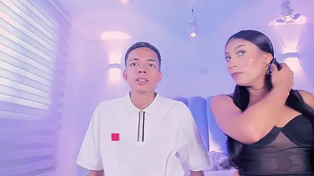 Snapshot of candyandmarilyn chatting on 11, 10, 2025 candyandmarilyn online show from 11, 10, 2025