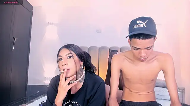 Snapshot of candyandmarilyn chatting on 16, 10, 2025 candyandmarilyn online show from 16, 10, 2025