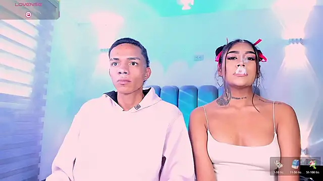 Snapshot of candyandmarilyn chatting on 19, 10, 2025 candyandmarilyn online show from 19, 10, 2025