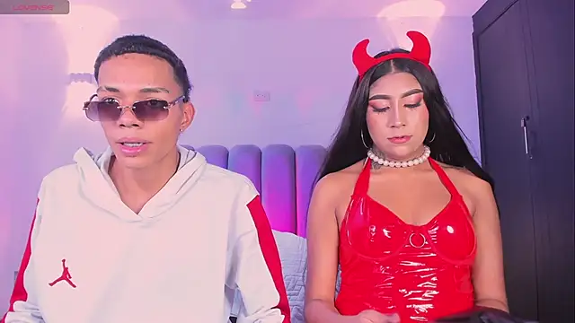 Snapshot of candyandmarilyn chatting on 23, 10, 2025 candyandmarilyn online show from 23, 10, 2025