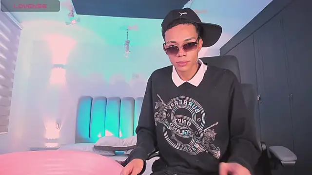 Snapshot of candyandmarilyn chatting on 25, 10, 2025 candyandmarilyn online show from 25, 10, 2025