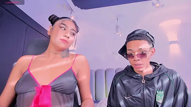 Snapshot of candyandmarilyn chatting on 27, 10, 2025 candyandmarilyn online show from 27, 10, 2025