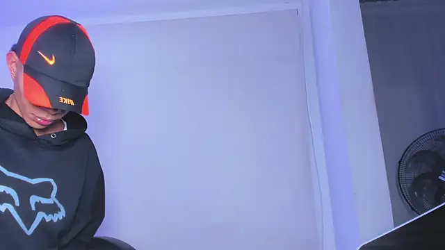 Snapshot of candyandmarilyn chatting on 15, 11, 2025 candyandmarilyn online show from 15, 11, 2025