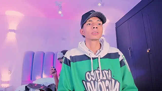 Snapshot of candyandmarilyn chatting on 20, 11, 2025 candyandmarilyn online show from 20, 11, 2025