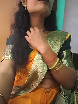 Snapshot of Eshna_Dabral chatting on 20, 9, 2025 Eshna Dabral online show from 20, 9, 2025