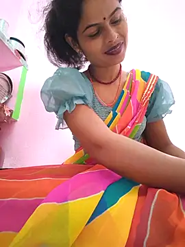 Snapshot of Eshna_Dabral chatting on 27, 10, 2025 Eshna Dabral online show from 27, 10, 2025