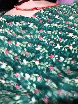 Snapshot of Eshna_Dabral chatting on 5, 11, 2025 Eshna Dabral online show from 5, 11, 2025