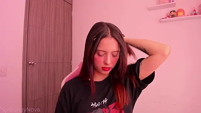ImBunnyNova online show from 19, 5, 2026