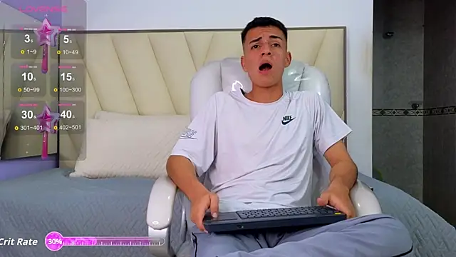 Snapshot of Hotboy21_ chatting on 13, 9, 2025 Hotboy21 online show from 13, 9, 2025