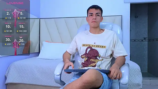 Snapshot of Hotboy21_ chatting on 23, 9, 2025 Hotboy21 online show from 23, 9, 2025