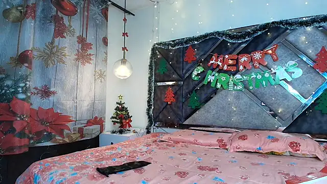 Snapshot of lovehotpink chatting on 14, 12, 2025 lovehotpink online show from 14, 12, 2025