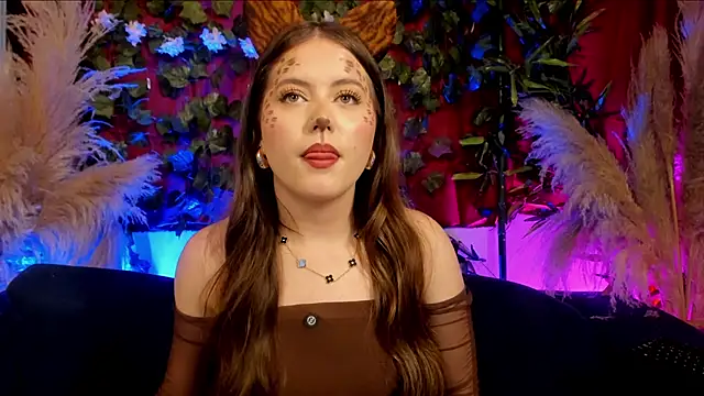 Snapshot of viol_collins__ chatting on 31, 10, 2025 viol collins online show from 31, 10, 2025