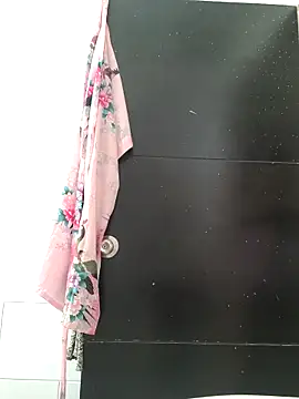 Snapshot of Yuli_Mars chatting on 27, 10, 2025 Yuli Mars online show from 27, 10, 2025