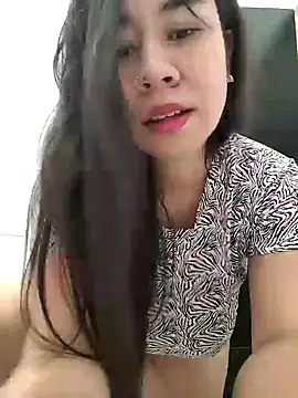 Snapshot of Yuli_Mars chatting on 27, 11, 2025 Yuli Mars online show from 27, 11, 2025