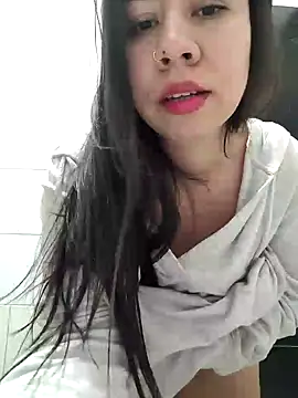 Snapshot of Yuli_Mars chatting on 3, 12, 2025 Yuli Mars online show from 3, 12, 2025