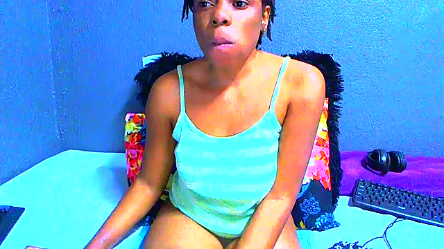 Snapshot of SMALLBOOBSXX chatting on 3, 5, 2026 SMALLBOOBSXX online show from 3, 5, 2026