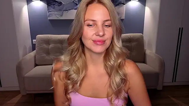 Snapshot of MelanieBennett chatting on 3, 10, 2025 MelanieBennett online show from 3, 10, 2025