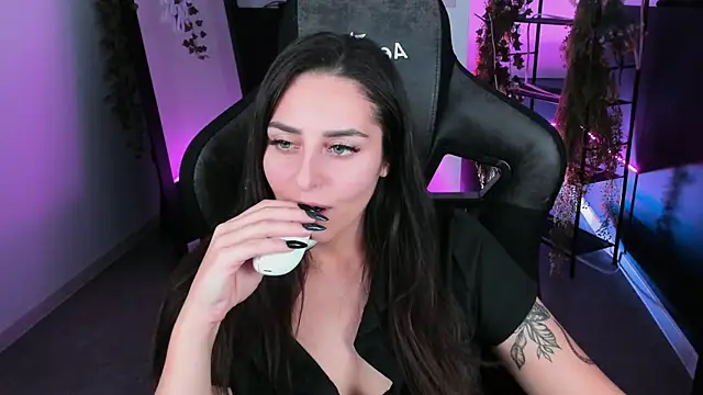 ValeriiMills online show from 25, 10, 2025