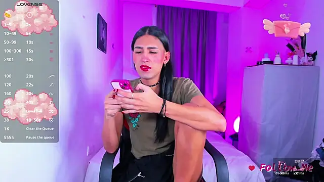 Snapshot of SkylerBennet chatting on 12, 9, 2025 SkylerBennet online show from 12, 9, 2025