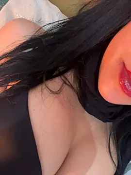 QueenLujaine online show from 12, 4, 2026